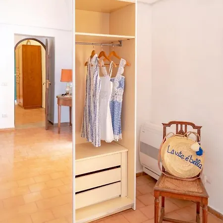 Casa Lalu - Rustic With Stunning Views アパート